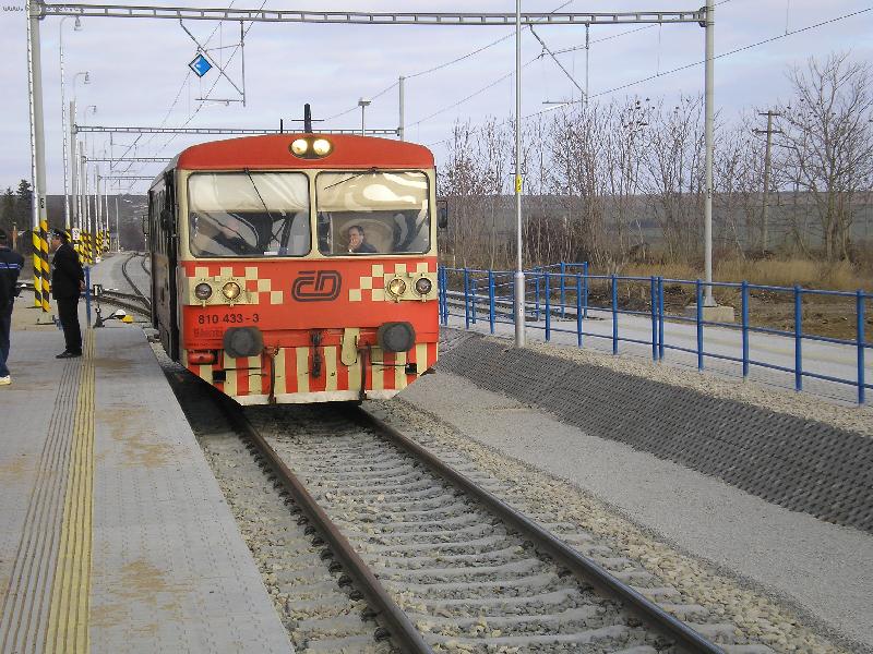 Foto: Nové nadraží v Šatově-Vlak ze Znojma do Retzu