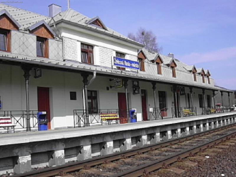Foto: Opravené nádraží-Žel.zastávka-Železná ruda