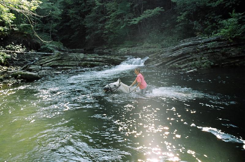 Foto: jak vykoupat pindu-pluveni v krasnem prostredi hor