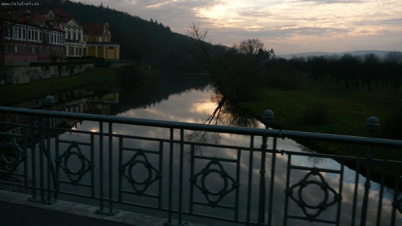 Foto: Západ nad Zbraslaví-VÁNOČNÍ