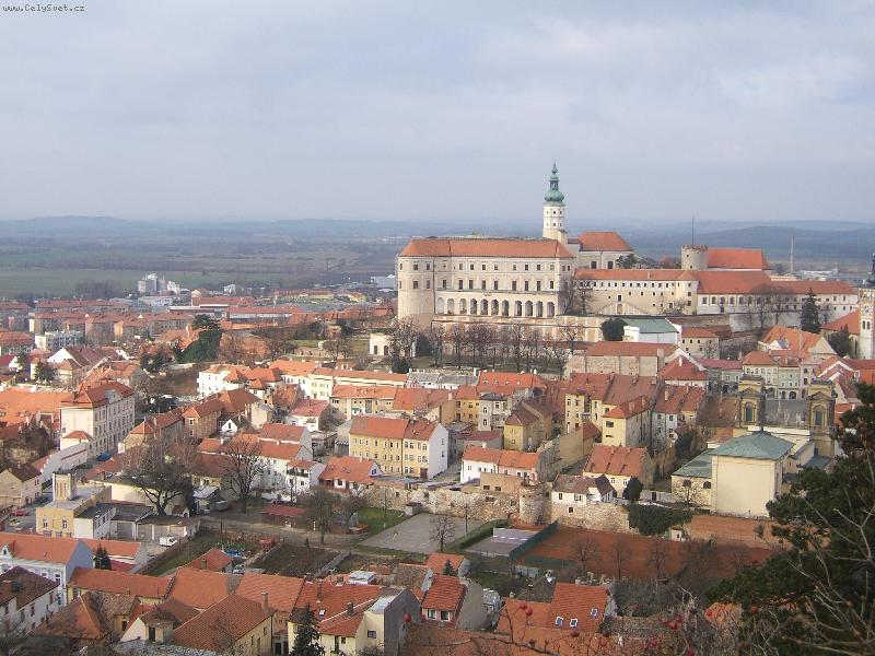 Foto: Mikulov z vršků Pálavy