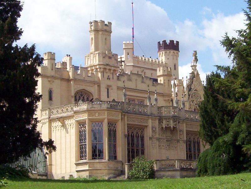 Foto: Lednice-Jenom malá část krásného zámku