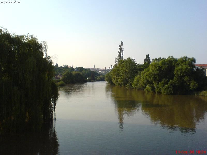 Foto: co je to čas?-Znojmo proti proudu řeky Dyje.